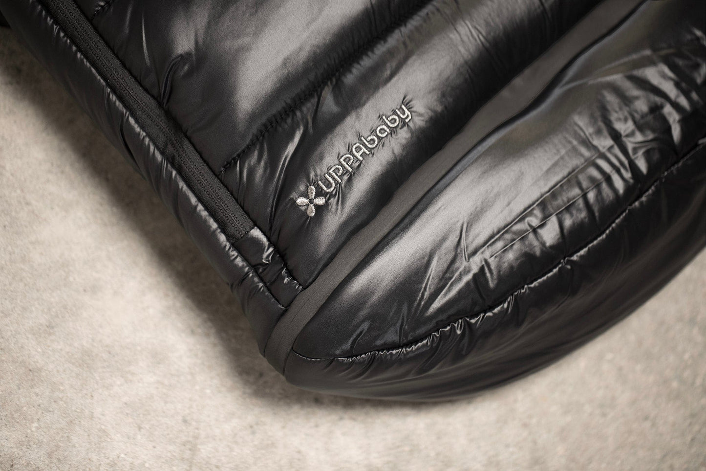 UPPAbaby CozyGanoosh Luxe - Lyla (Onyx Nylon) - 0901-LCG-WW-LYL