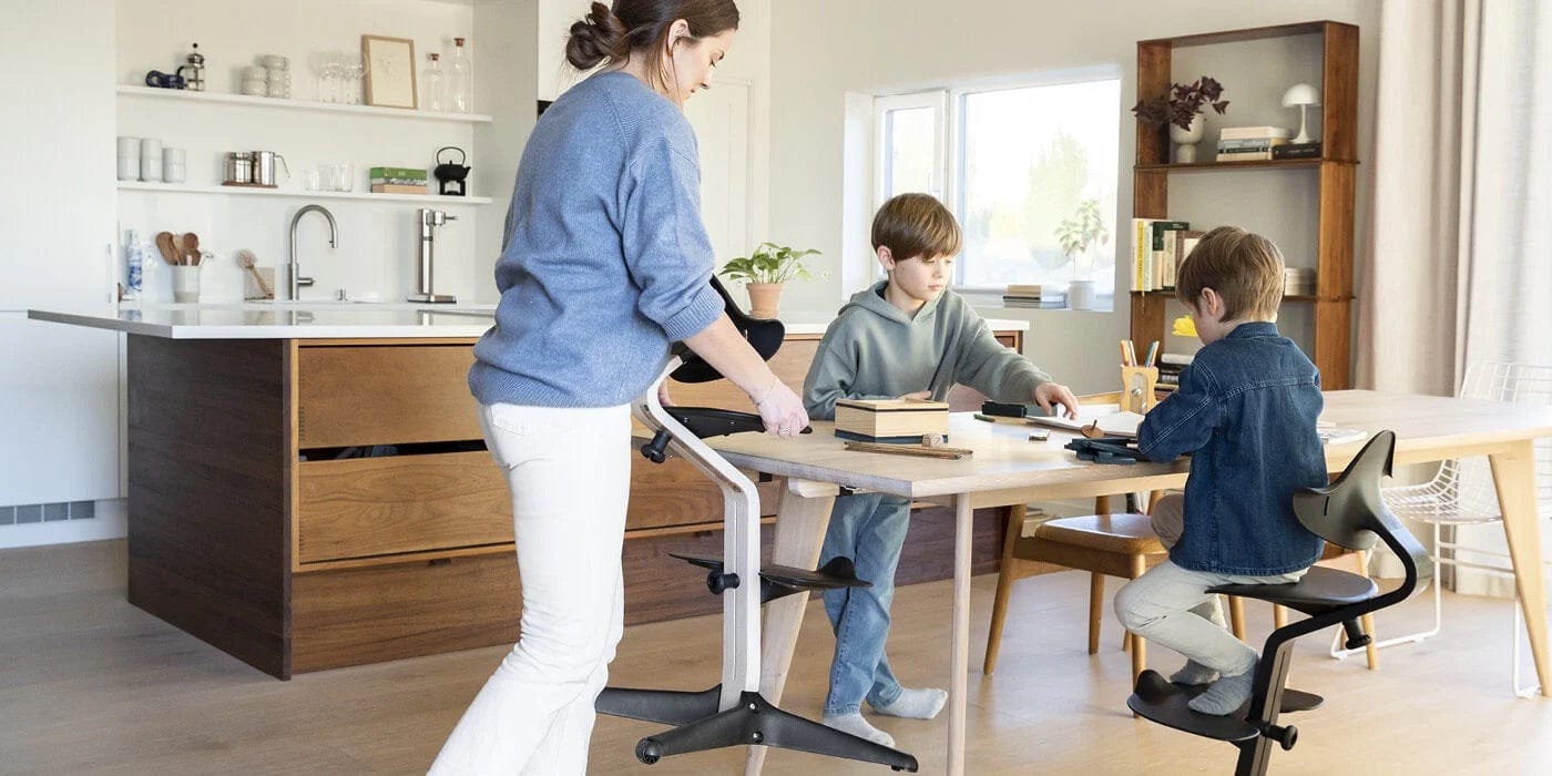 Stokke Nomi High Chair - Walnut / Black - 633002