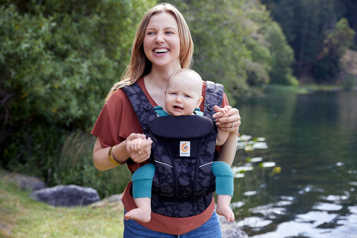Ergobaby Omni Breeze Baby Carrier - Onyx Blooms - BCZ360PONYXBLM