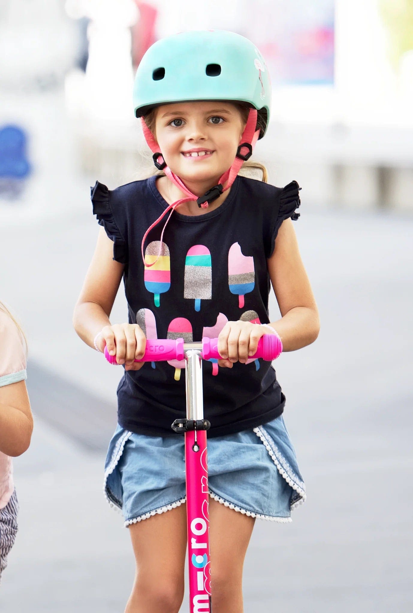 Micro Kickboard Maxi Deluxe Foldable LED Scooter - Shocking Pink - MMD096