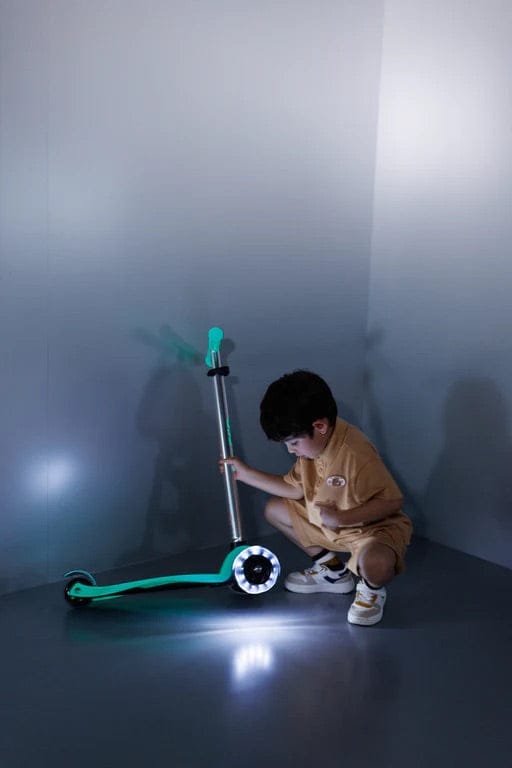 Micro Kickboard Micro Maxi Glow Plus LED Scooter - Jelly Green - MMD376