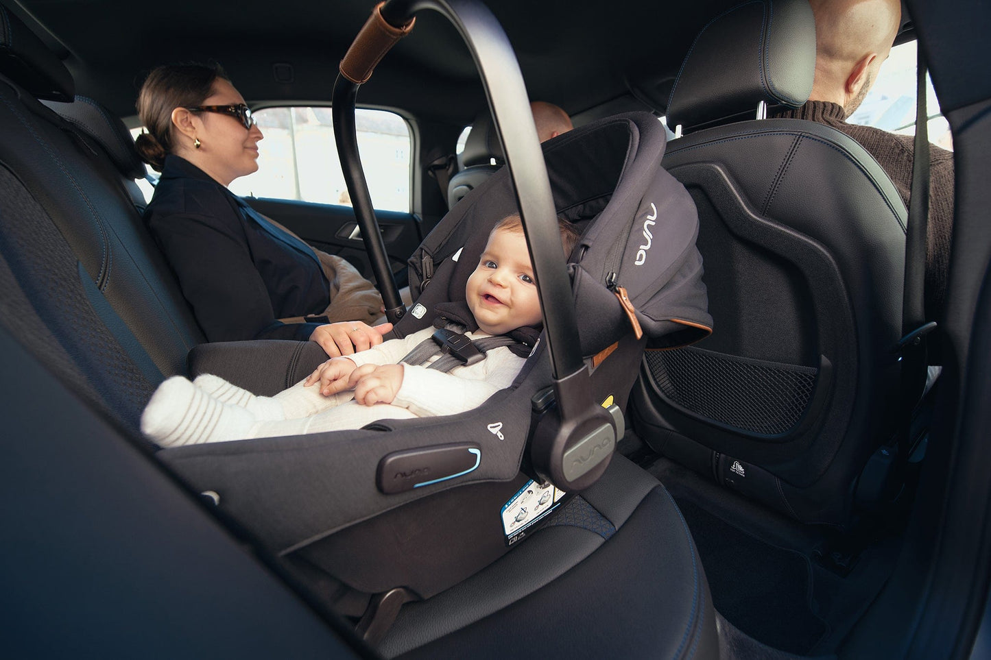 Nuna SWIV + PIPA urbn Travel System - Caviar - TS18615600CVR