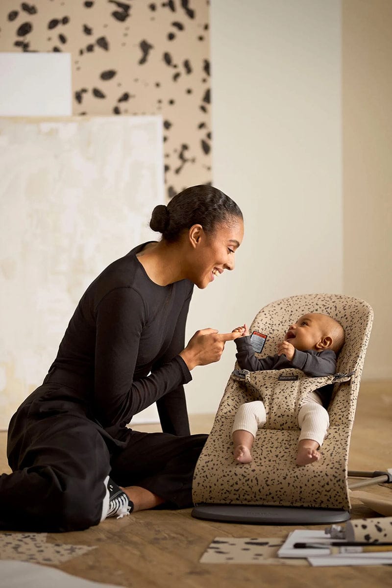 BabyBjorn Bouncer Bliss, Dark Gray Frame, Woven Dark Gray / Beige Print - 006038US