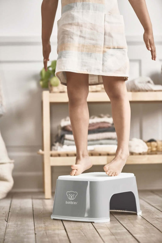 BabyBjorn Step Stool - Grey/White - 061225US