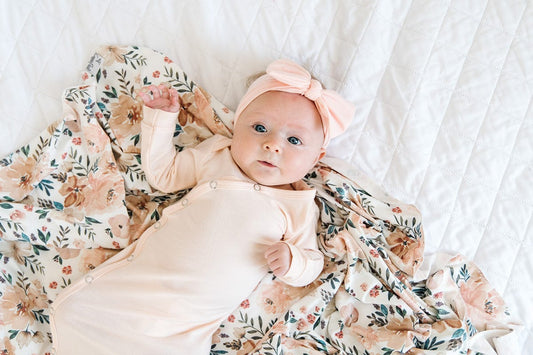 Copper Pearl Newborn Knotted Gown - Blush - X002FR37WF