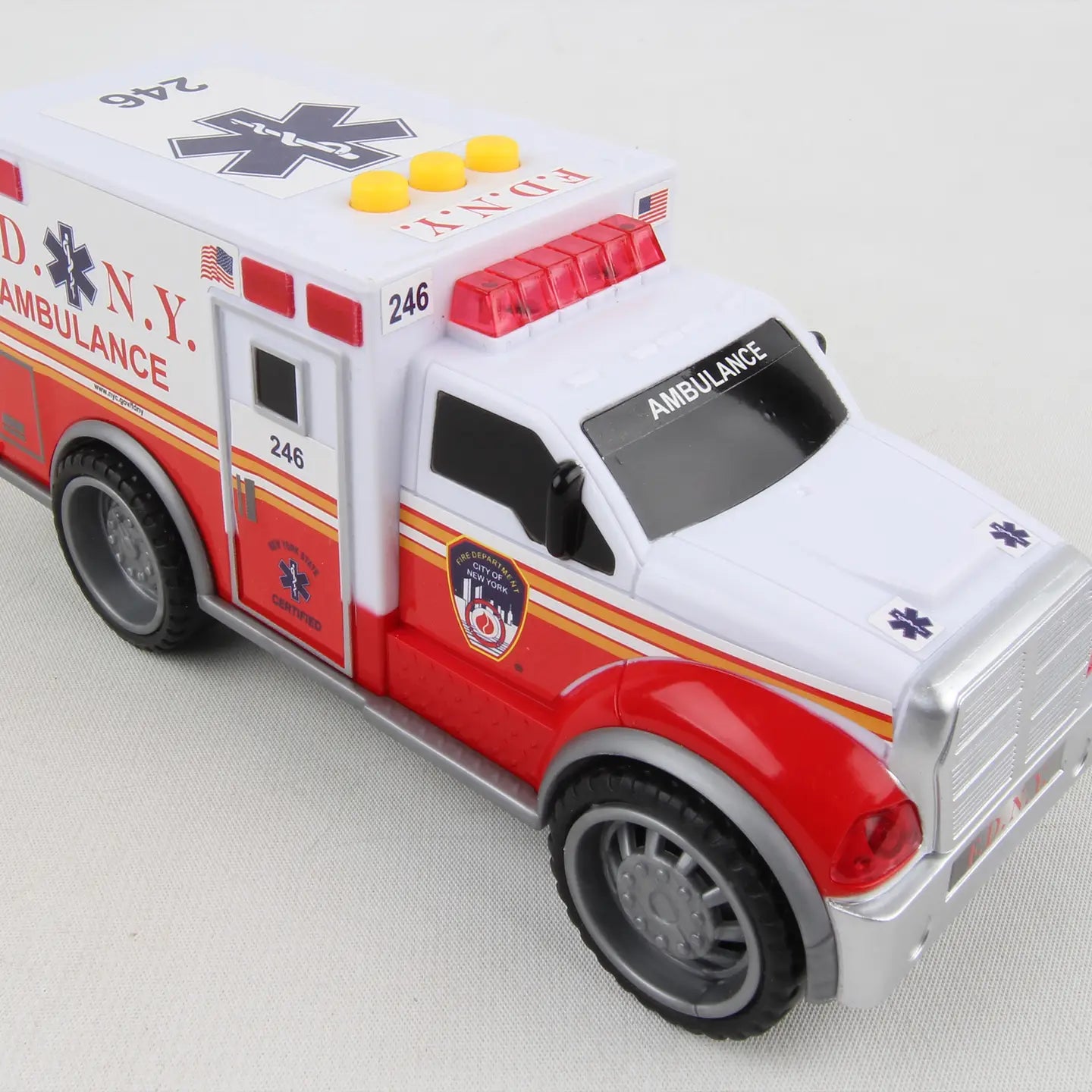 Daron Toys FDNY Ambulance W/Lights & Sound - NY554772