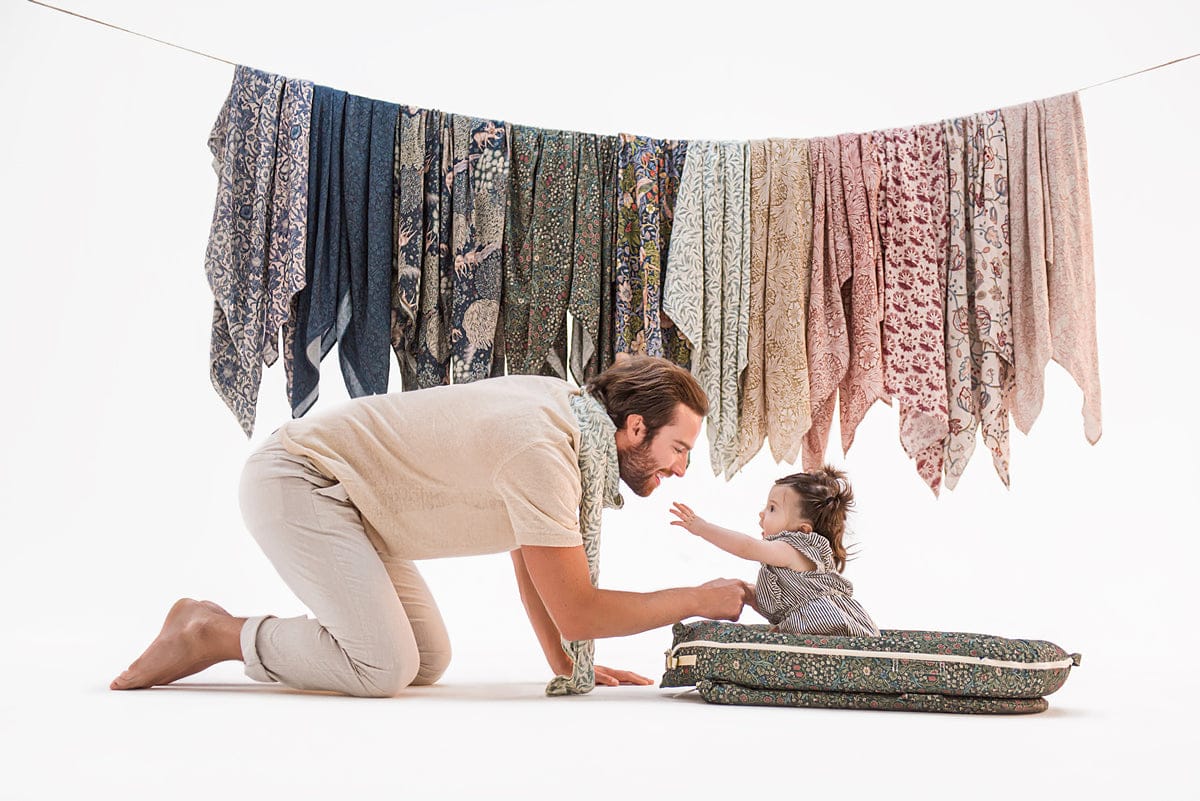 DockATot x William Morris Deluxe+ Dock - Blackthorn - 10366-DOCK