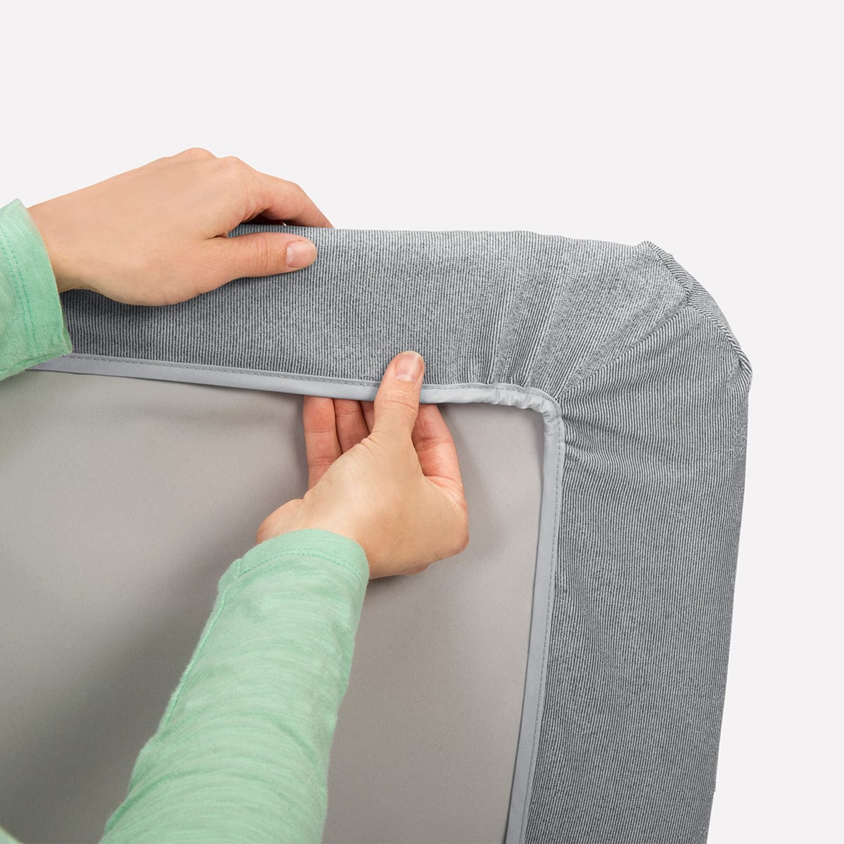 Chicco LullaGo Anywhere Sheets, 2-Pack - White Doodle - 06087131160070