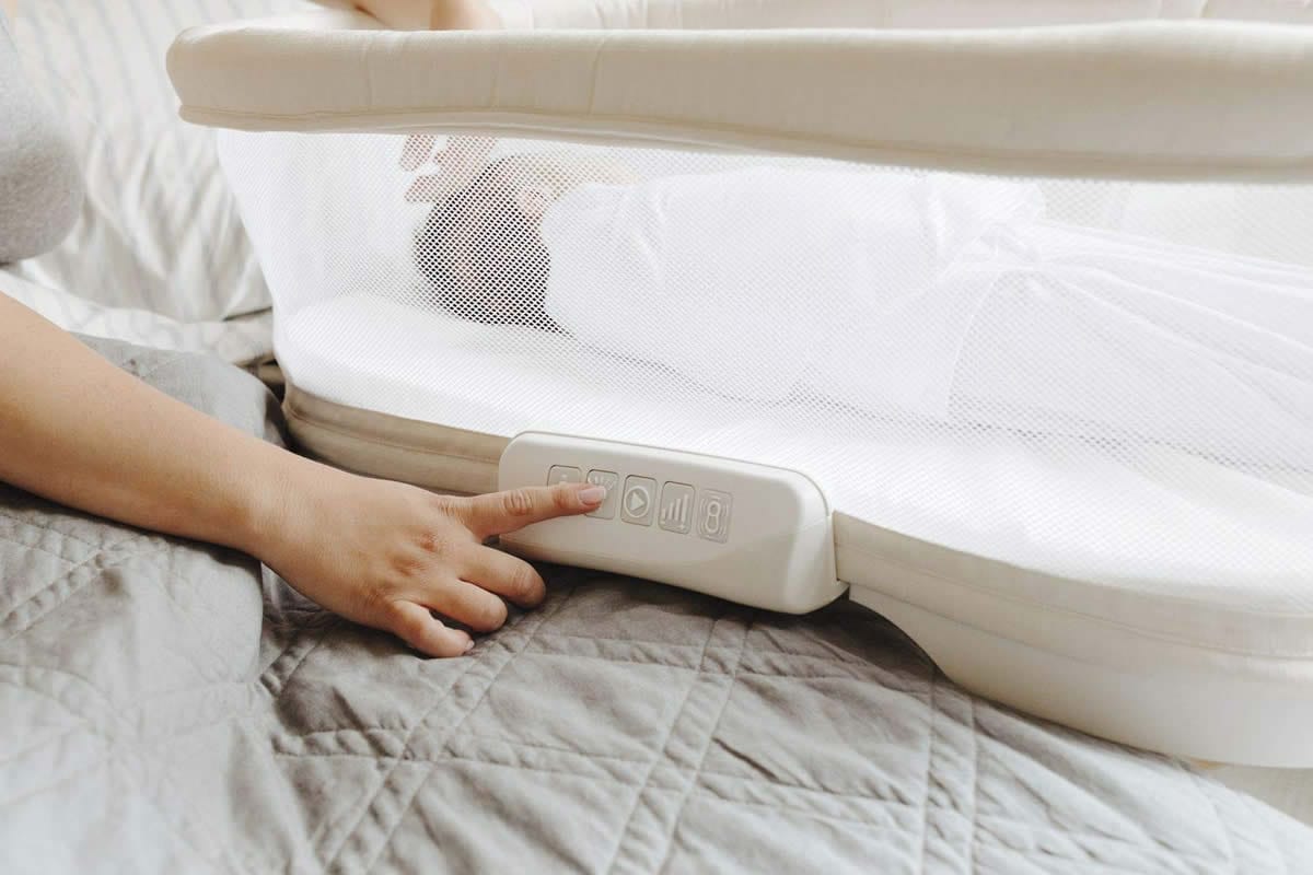 Halo Bassinest Swivel Sleeper Luxe Next Gen - Ivory Linen