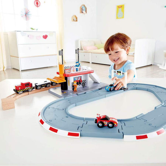 Hape Race Track Station - E3734