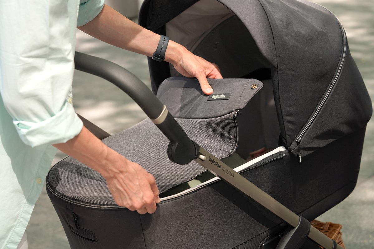 Inglesina Electa Bassinet + Stand - Upper Black - AB50P0UPBUS