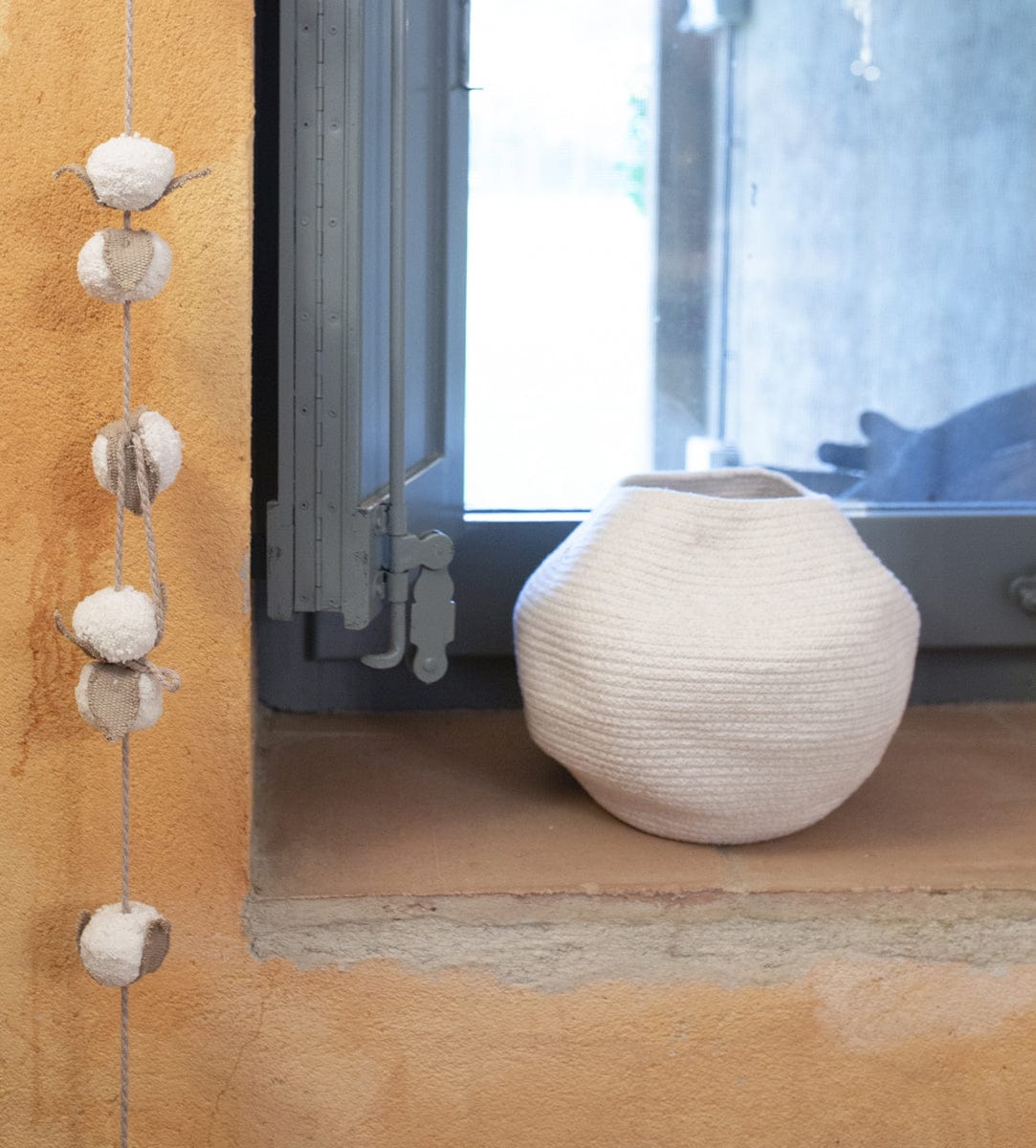 Lorena Canals Basket Bola - Ivory (1'x 1') - BSK-BOLA-IVO