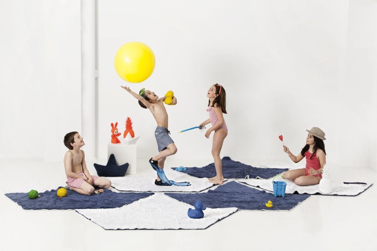 Lorena Canals Boat Silhouette Rug, Reversible - White/Navy (4' x 5' 3") - C-BR-WN