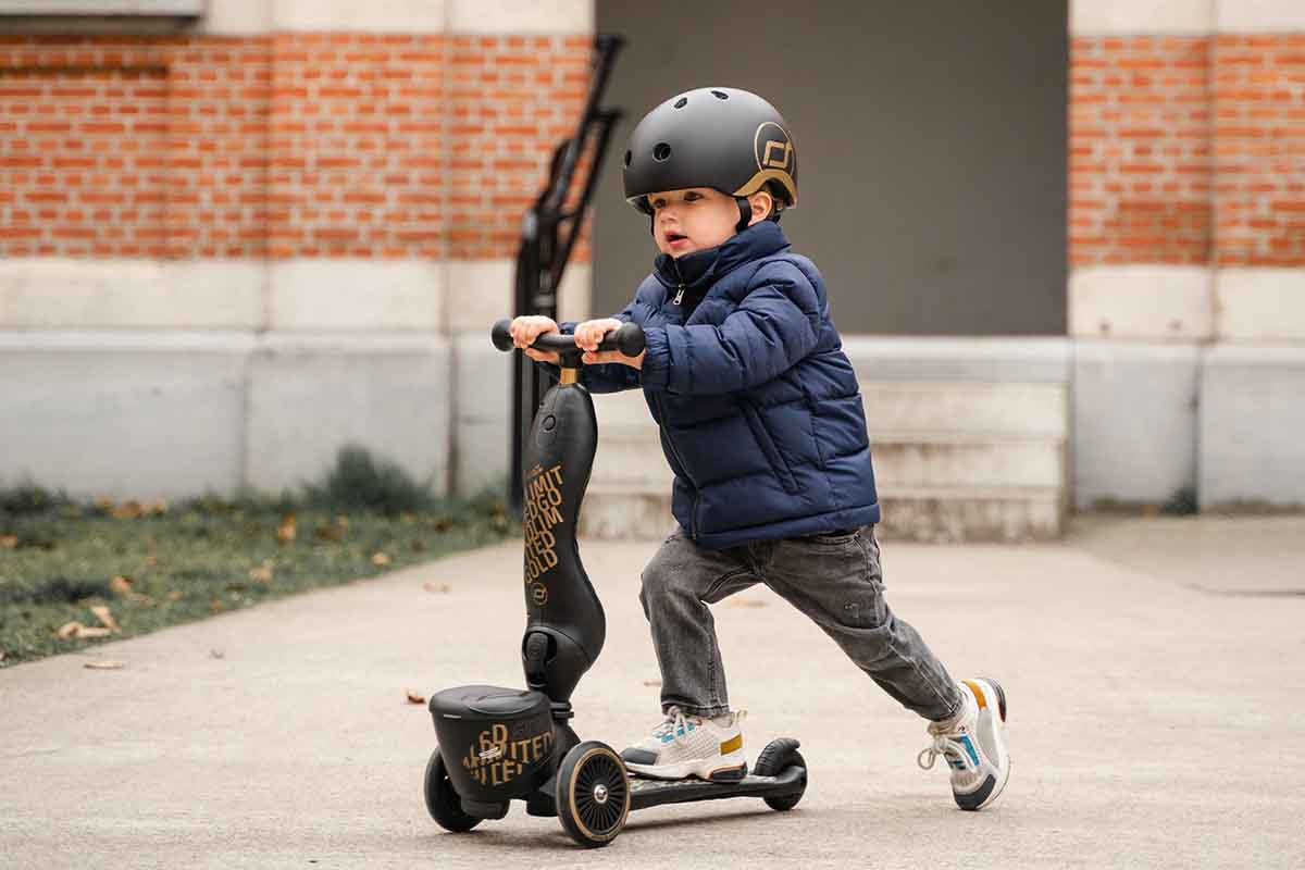 Scoot & Ride Highwaykick 1 Convertible Scooter - Black / Gold Limited Edition - SRUS-HWK1-BG