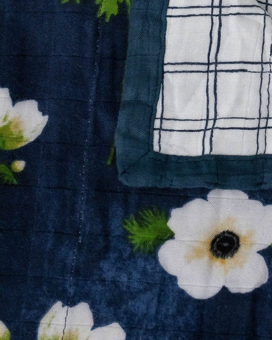 Little Unicorn Deluxe Muslin Quilt - White Anemone - UB0622