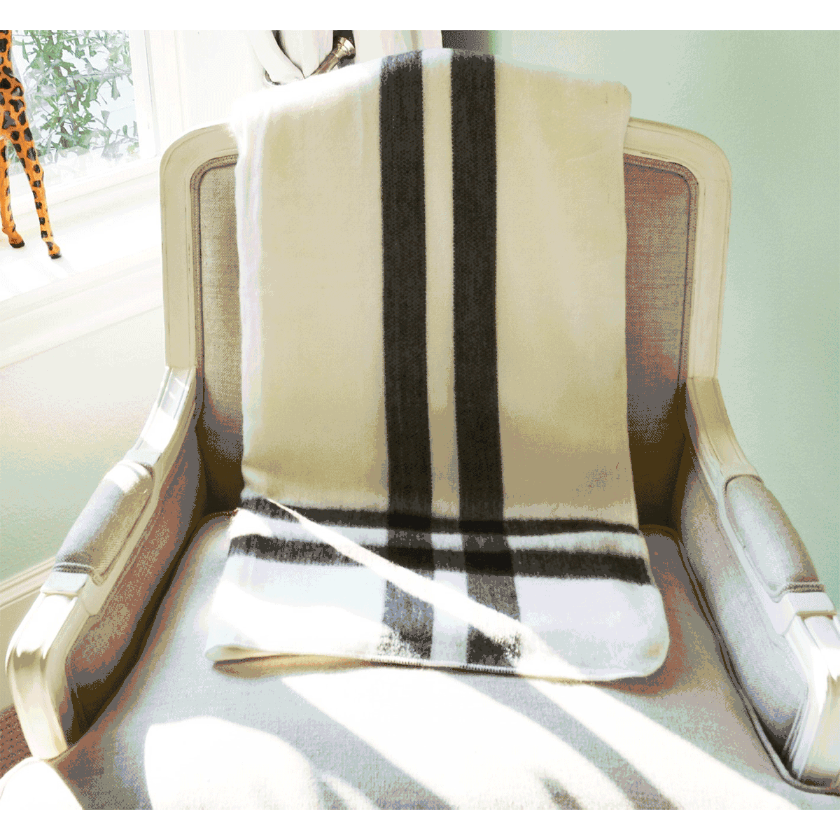 Oliver B Alpaca Throw in White/Bean - OBA0200