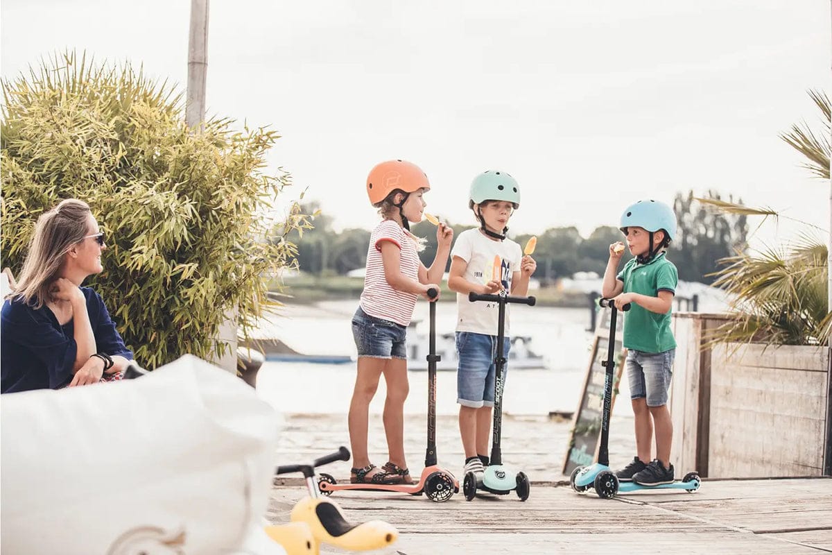 Scoot & Ride HighwayKick3 LED Scooter - Blueberry - SRUS-HWK3-BLUEBERRY