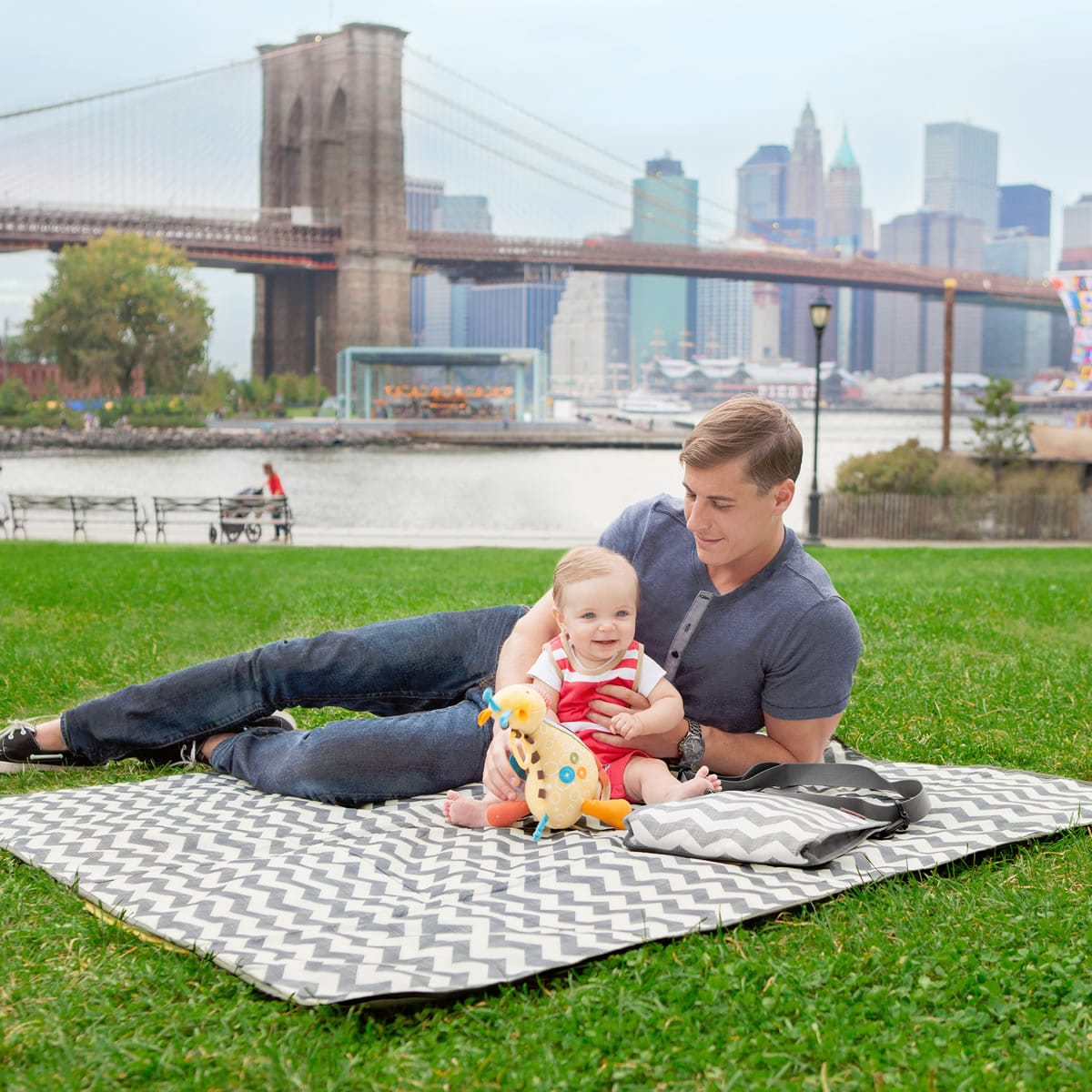 Skip Hop Central Park Outdoor Blanket - Chevron - 275005