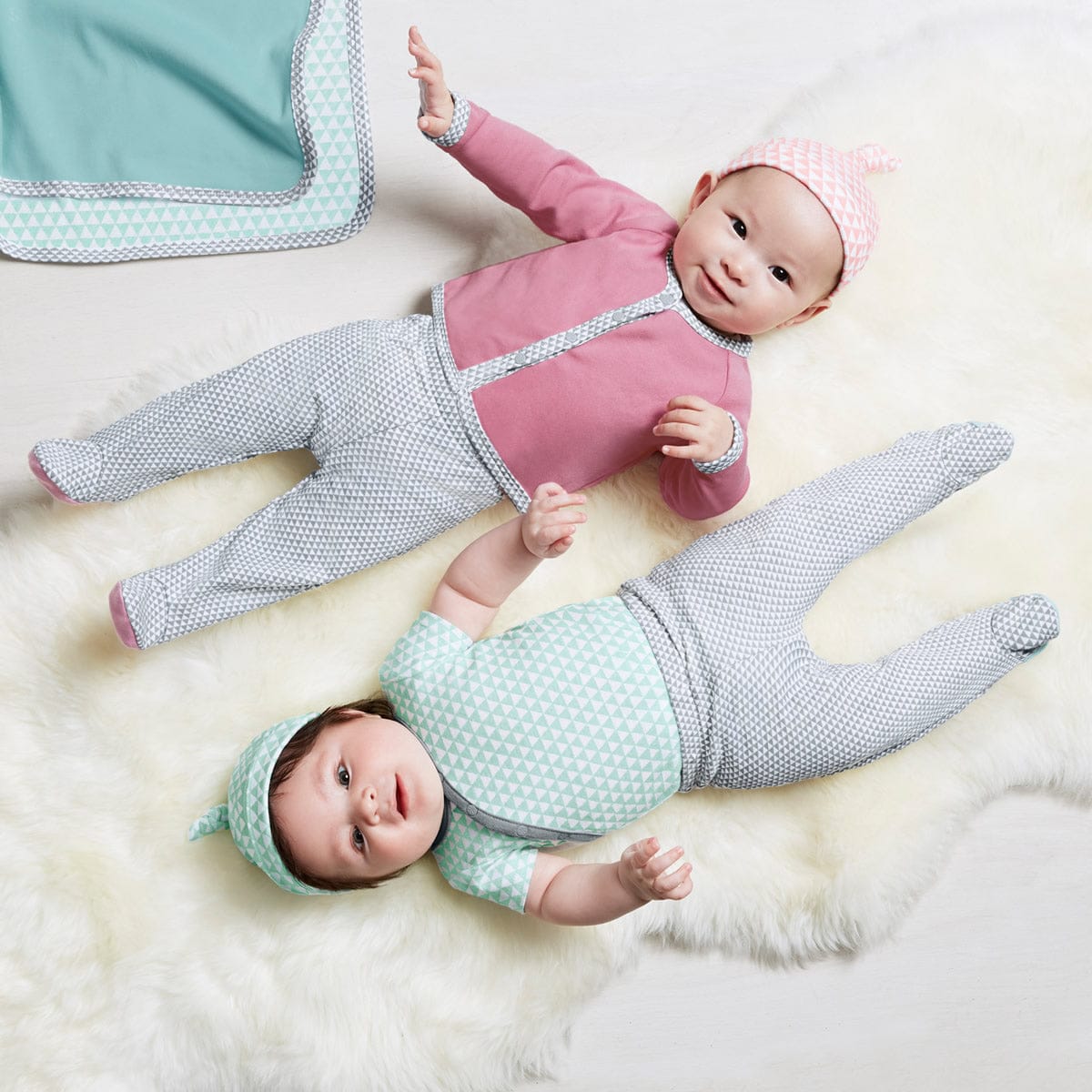 Skip Hop Petite Triangles 4-Piece Welcome Home Set - Pink (3 Months) - 279250-3M