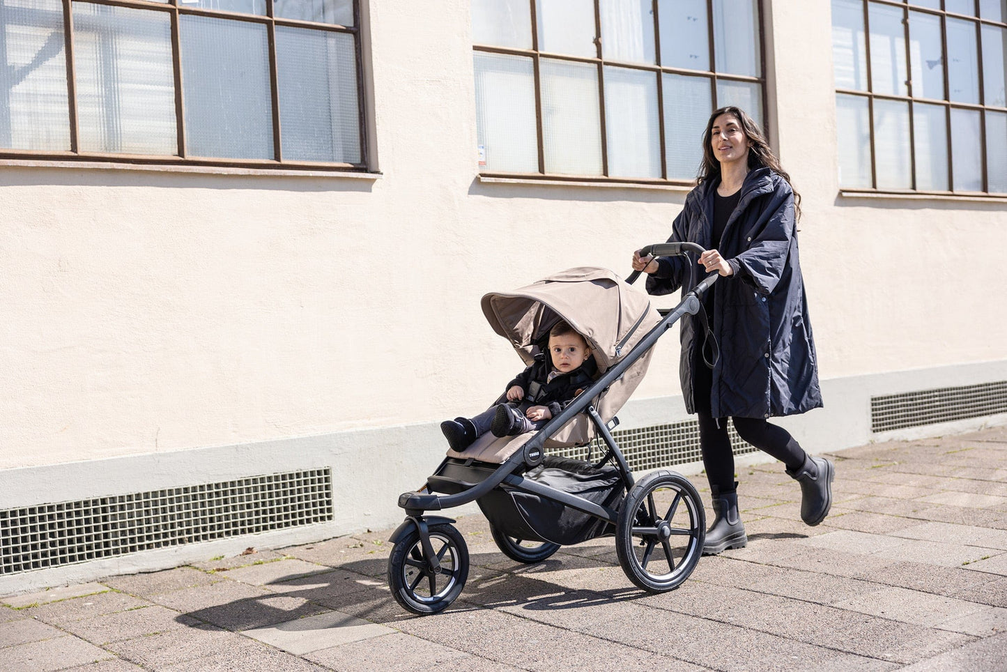 Thule Urban Glide 4-Wheel All-Terrain Stroller with Magnetic Buckle - Tinted Taupe - 10101997
