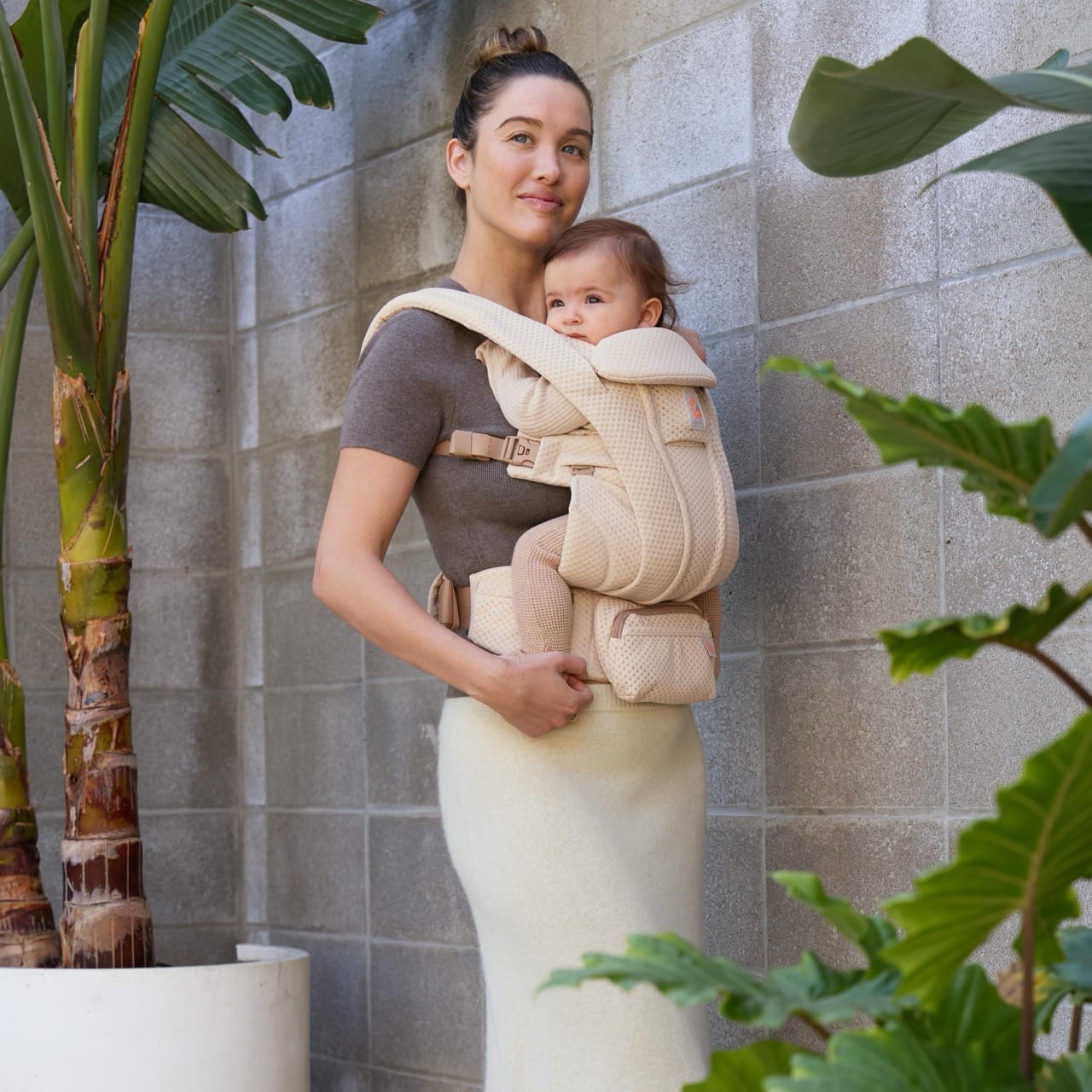 Ergobaby Omni Deluxe Baby Carrier, Mesh - Natural Beige