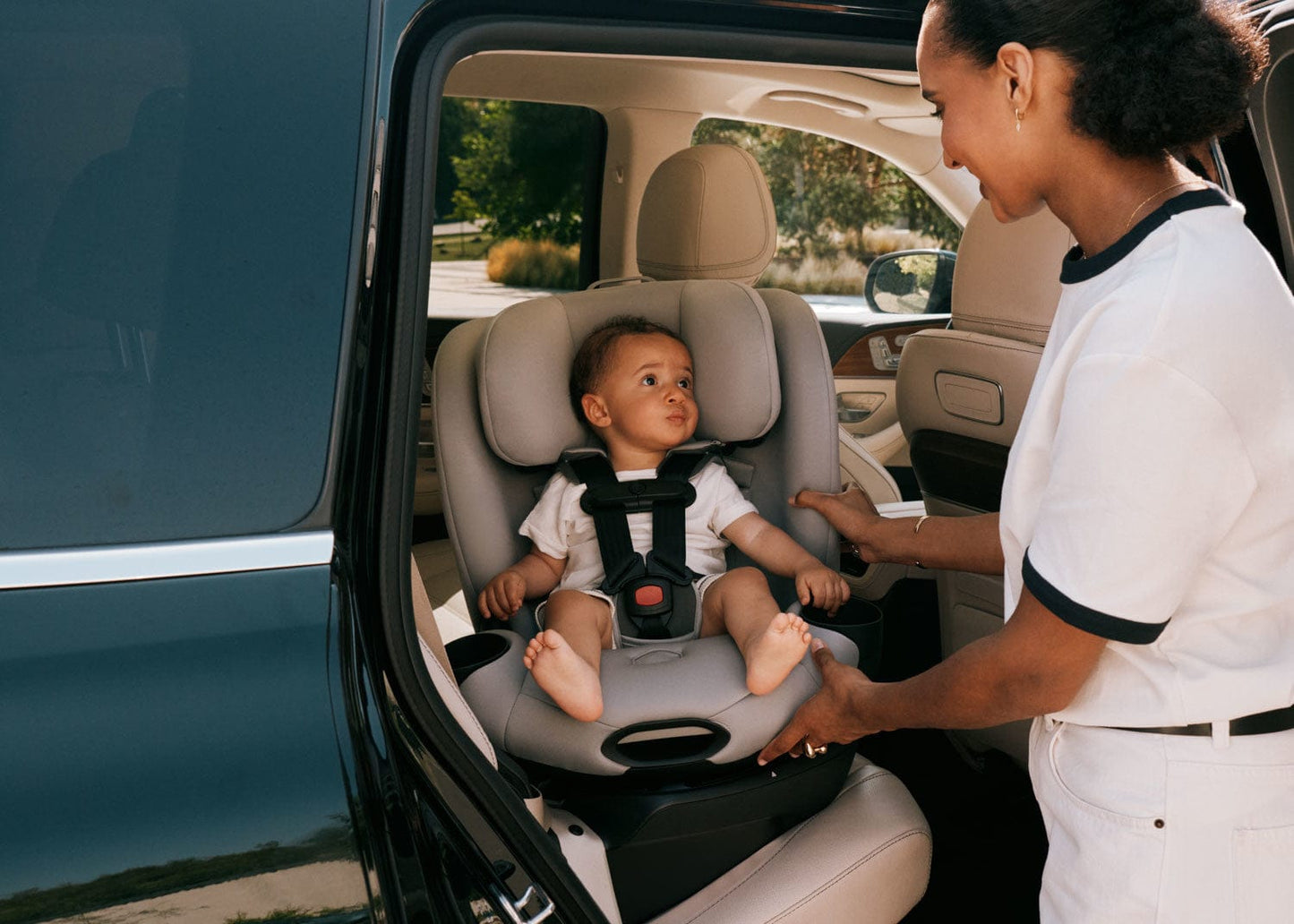 Cybex Callisto G 360 SELECT Rotating All-in-One Convertible Car Seat + Canopy Bundle - Black - 525000957-525000973