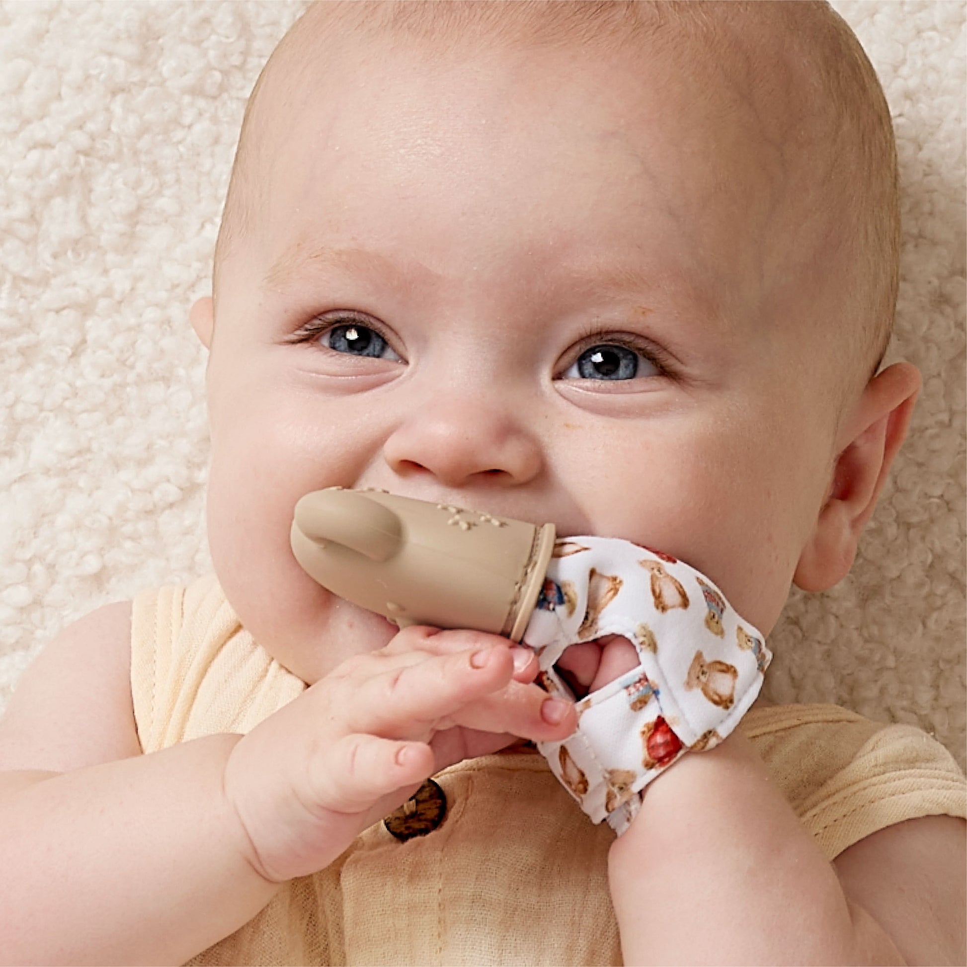 Itzy Ritzy Vintage Bear Itzy Mitt