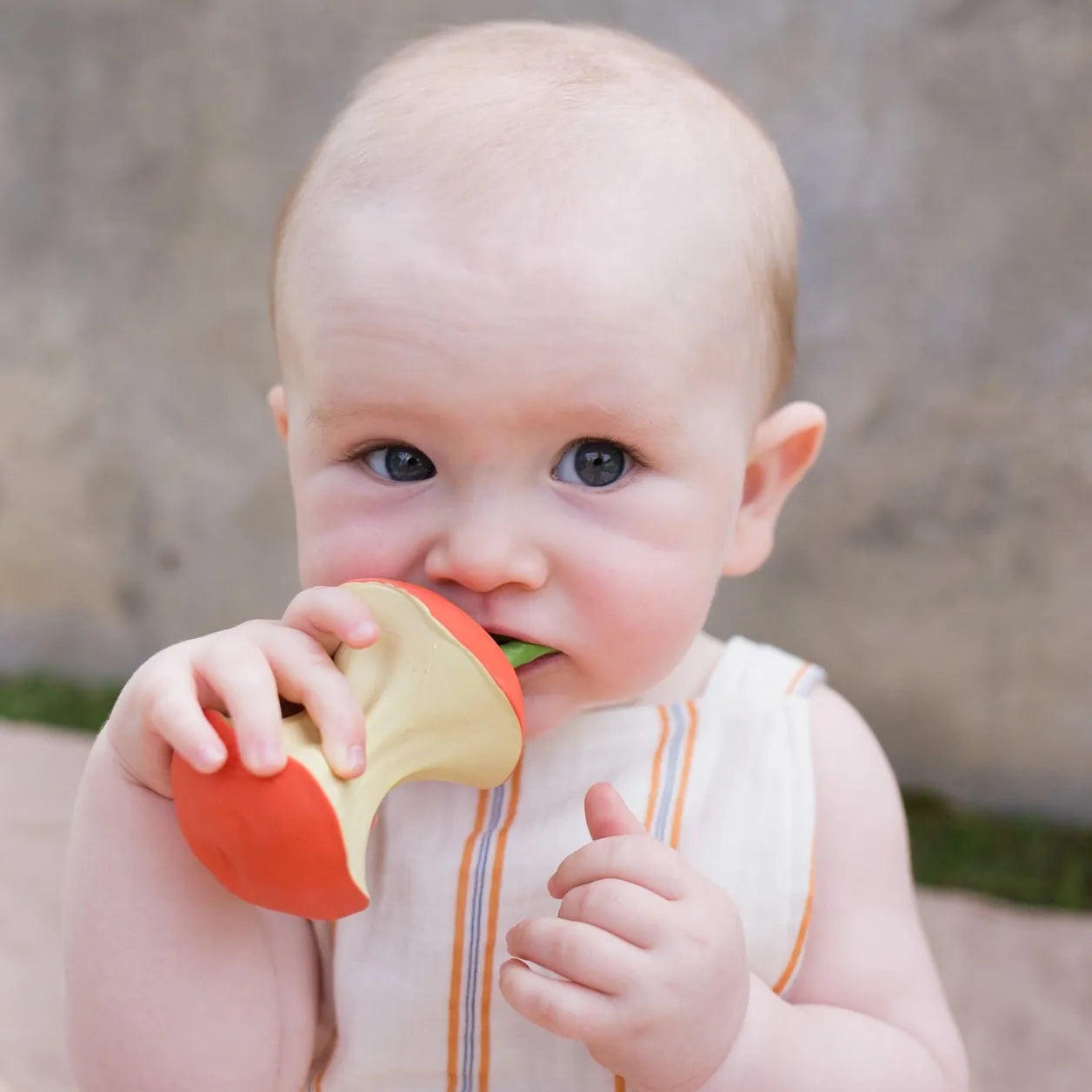 Oli & Carol Pepa the Apple