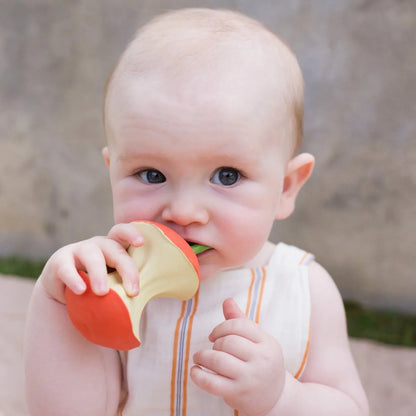 Oli & Carol Pepa the Apple