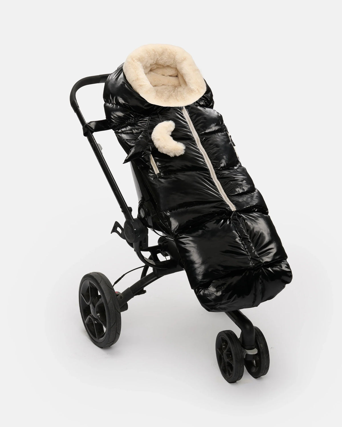 7AM Enfant Blanket 212 Evolution Footmuff - Black Liquid Shine / Arctic White Faux Fur, 6M-4T - Image 3