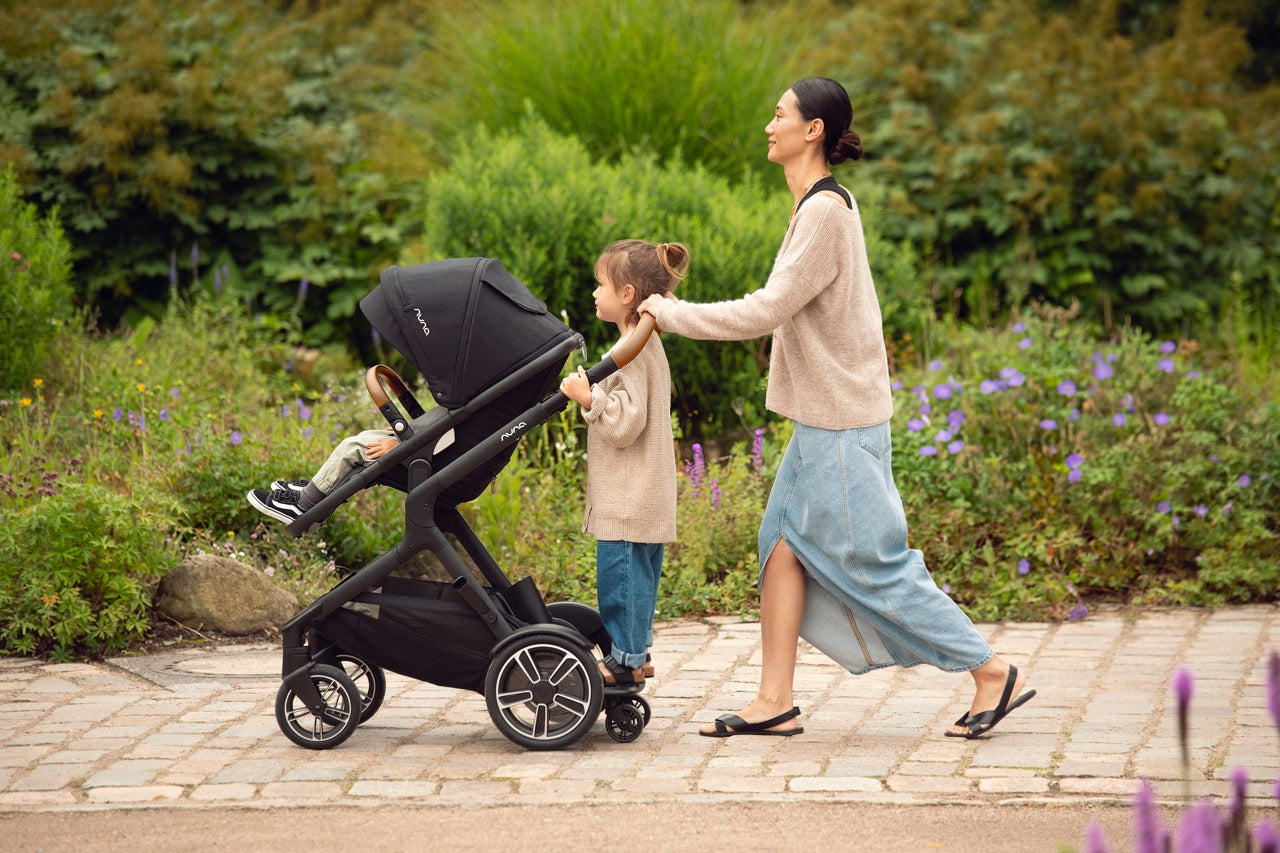Nuna DEMI Next Stroller with Rider Board - Caviar / Chocolate