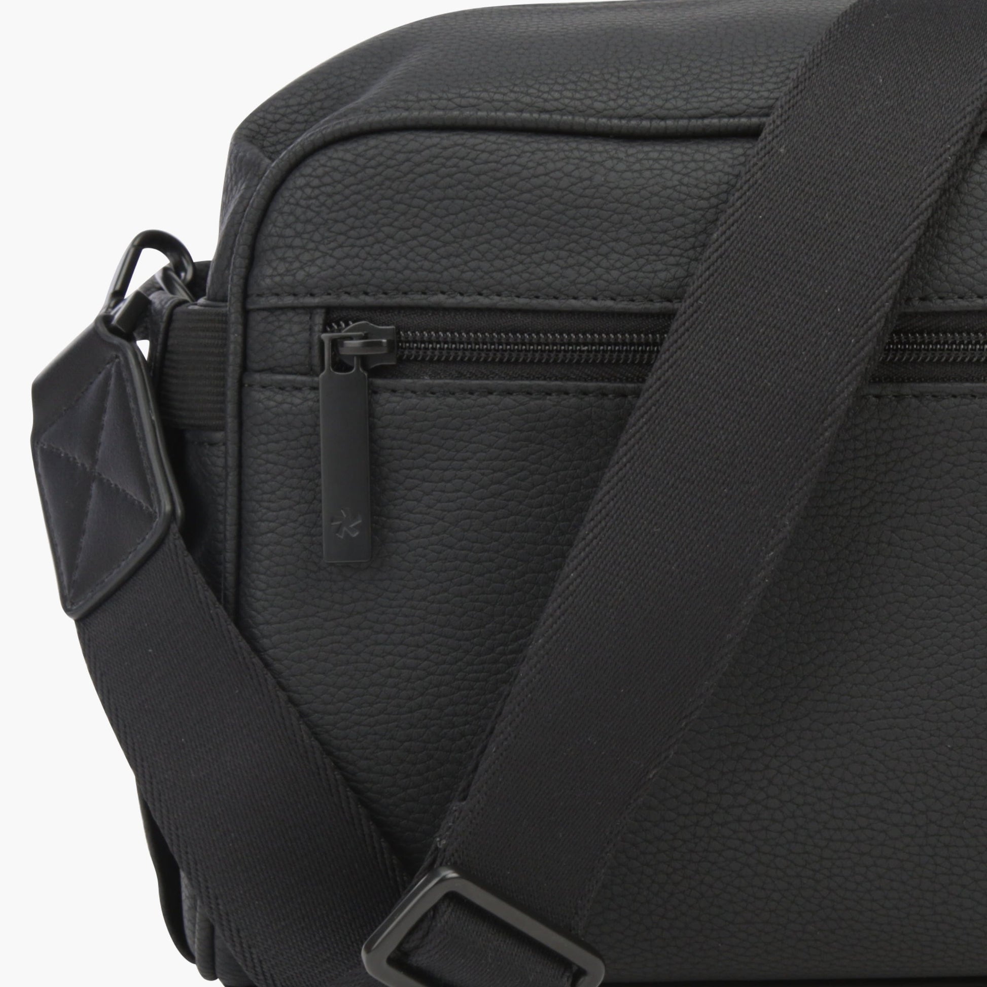 DFY. R1 Diaper Bag - Black - DFY01-208-99-005-001