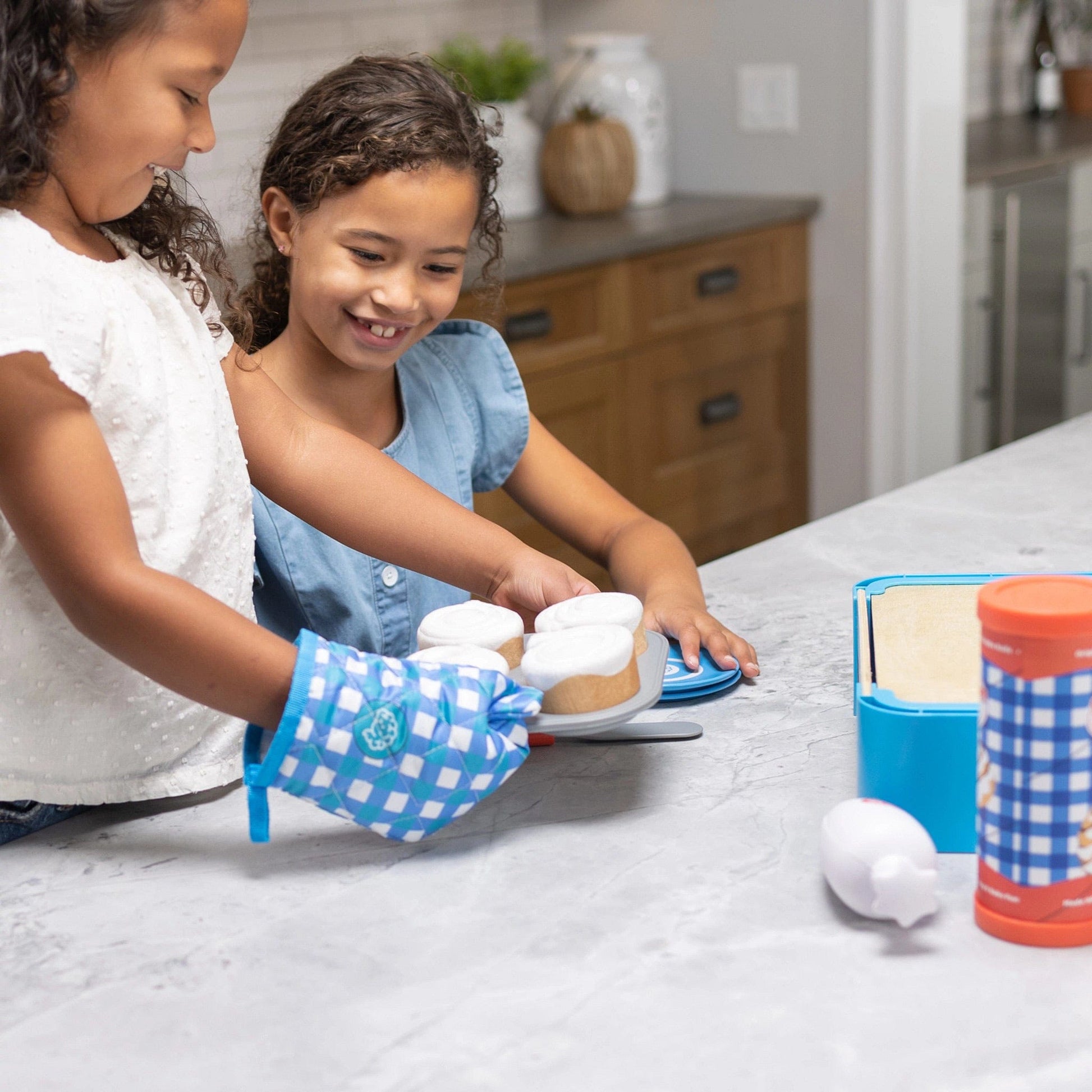 Fat Brain Toys Pretendables Cinnamon Roll Set - FA399-1