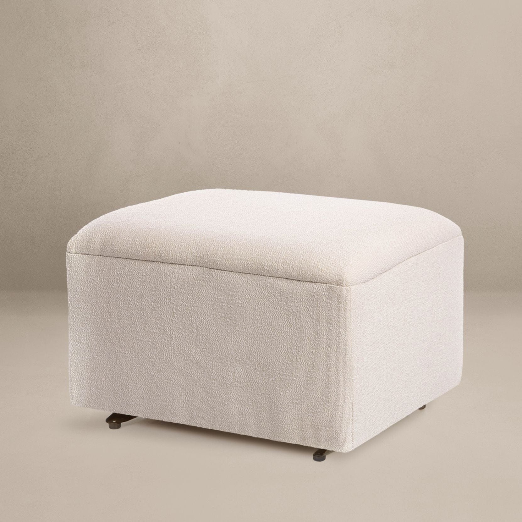 Oilo Gliding Ottoman -