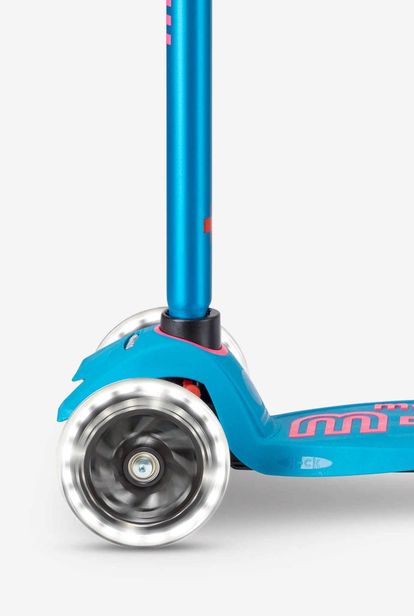 Micro Kickboard Maxi Deluxe LED Scooter - Aqua - MMD078