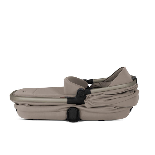 Silver Cross Reef First Bed Folding Bassinet 2025 - Frappe