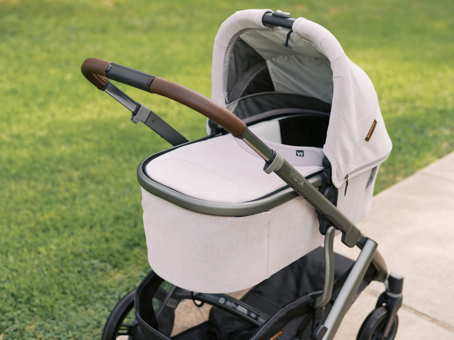 UPPAbaby Vista, Cruz, Ridge Bassinet V3 - Beau (Grey Chenille / Graphite Frame)