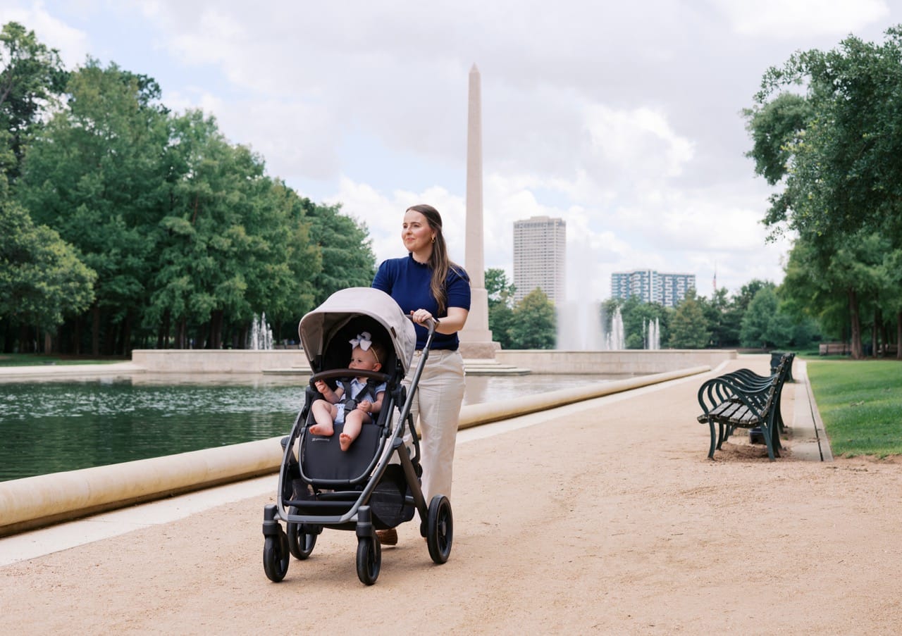 UPPAbaby Vista V3 Single-to-Double Stroller - Beau (Grey Chenille / Graphite Frame / Chestnut Leather)