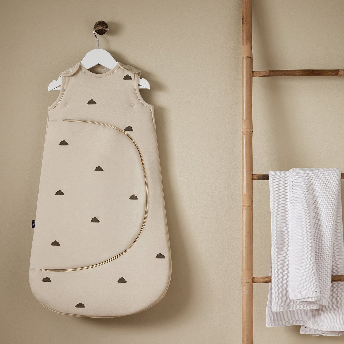 Snuz SnuzPouch Sleeping Bag, 2.5 TOG - Sand/Cloud (0-6 months) - USSW008BA