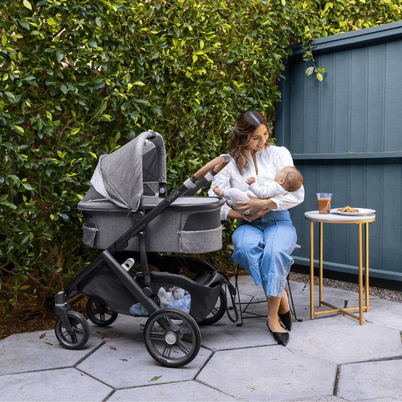 does uppababy vista come with bassinet UPPAbaby Vista V3 + Bassinet Evelyn- Meadow Green