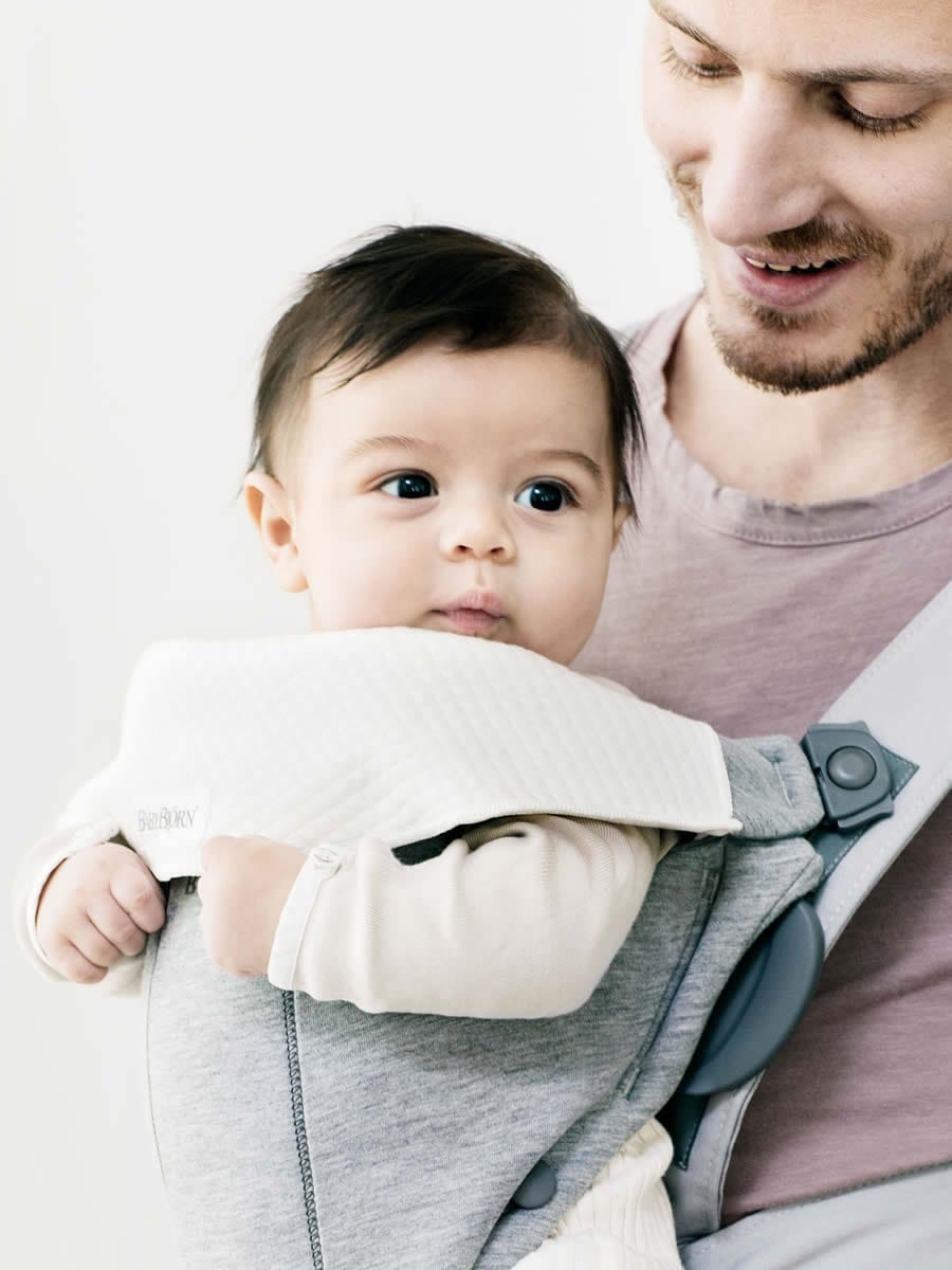 BabyBjörn Baby Carrier Accessories Bib for Carrier Mini & Free (Natural White, 2pk) - 031121US