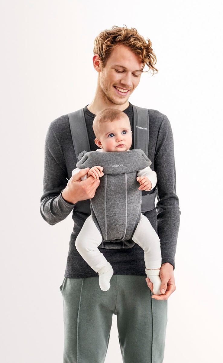BabyBjörn Baby Carrier Mini 3D Jersey, Light Beige - 021087US