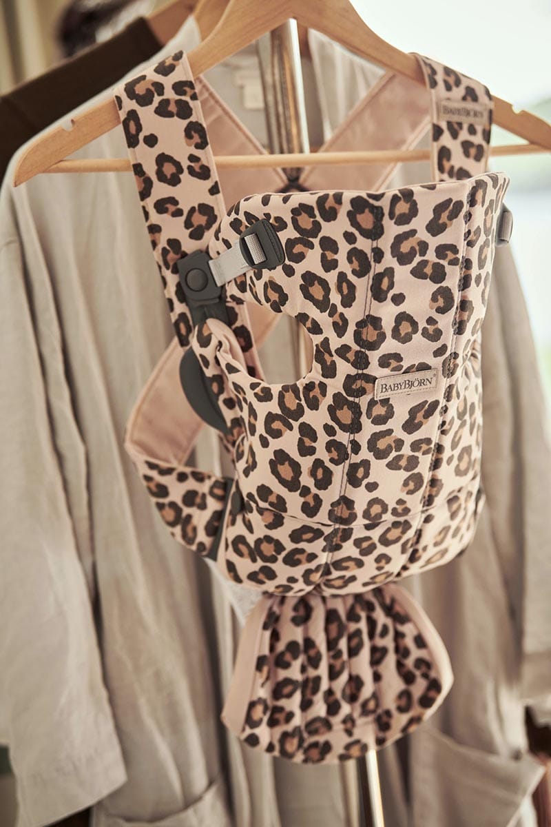 BabyBjörn Baby Carrier Mini Woven, Beige Leopard - 021075US