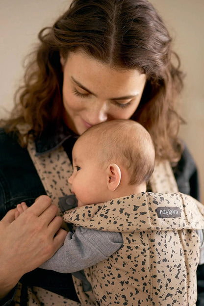 BabyBjorn Baby Carrier Mini, Woven - Dark Gray / Beige Print - 021038US