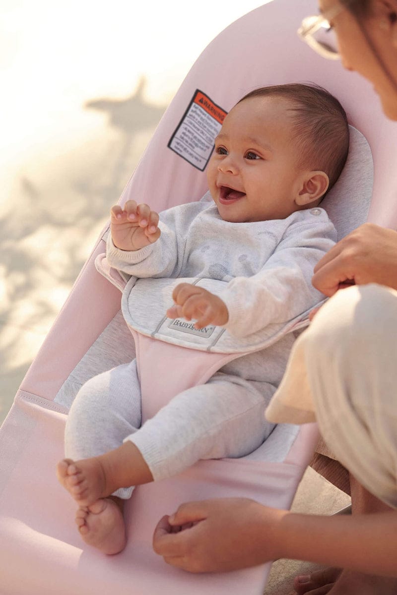 BabyBjörn Bouncer Balance Soft, Light Gray Frame Woven/Jersey Light Pink/Grey - 005189US