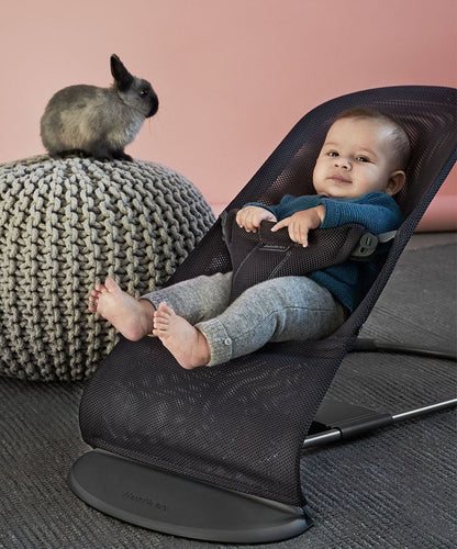 BabyBjörn Bouncer Bliss, Dark Gray Frame Mesh Anthracite - 006013US