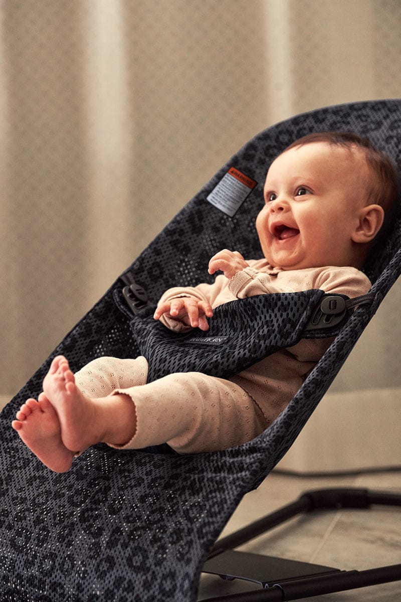 BabyBjörn Bouncer Bliss, Dark Gray Frame Mesh Anthracite Leopard - 006078US