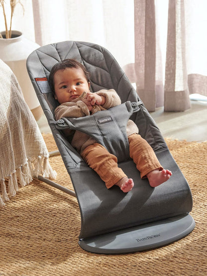 BabyBjörn Bouncer Bliss, Dark Gray Frame Petal Quilt Woven - Anthracite - 006226US