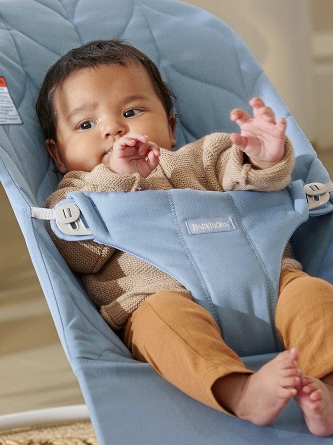 BabyBjorn Bouncer Bliss, Light Gray Frame Petal Quilt Cotton Blue - 006223US