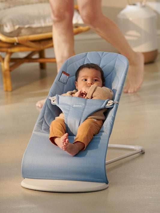 BabyBjorn Bouncer Bliss, Light Gray Frame Petal Quilt Cotton Blue - 006223US